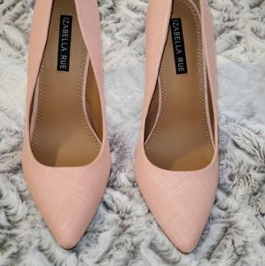 Brand new pointed toe pump